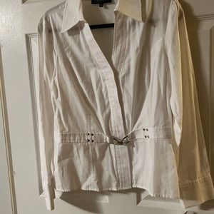 New with tags Jones New York Signature white elegant shirt